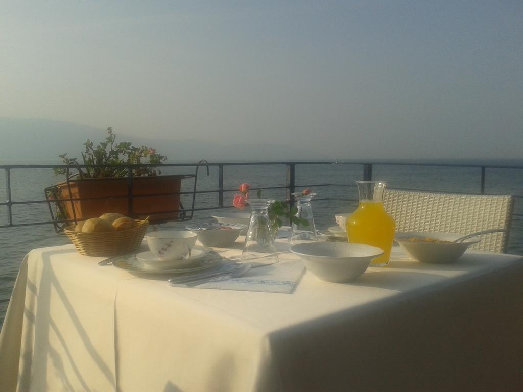 Villa Residence La Limonaia Gargnano Szoba fotó