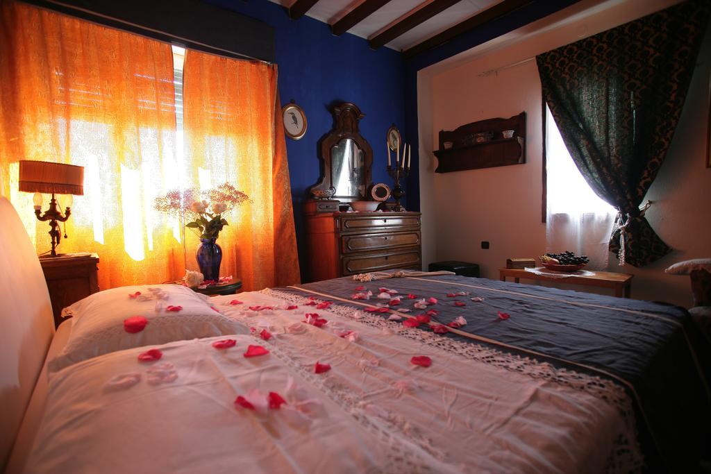 Villa Residence La Limonaia Gargnano Szoba fotó